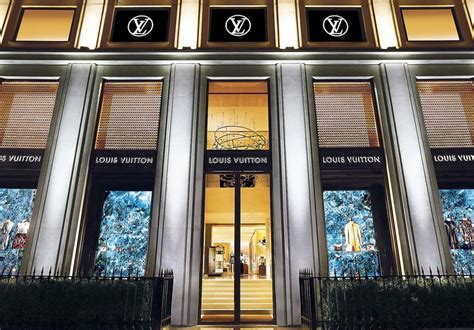 avenue montaigne louis vuitton|louis vuitton montaigne paris.